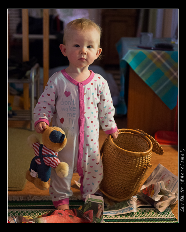 Linn med "CE" i ena handen och hans hem i den andra...